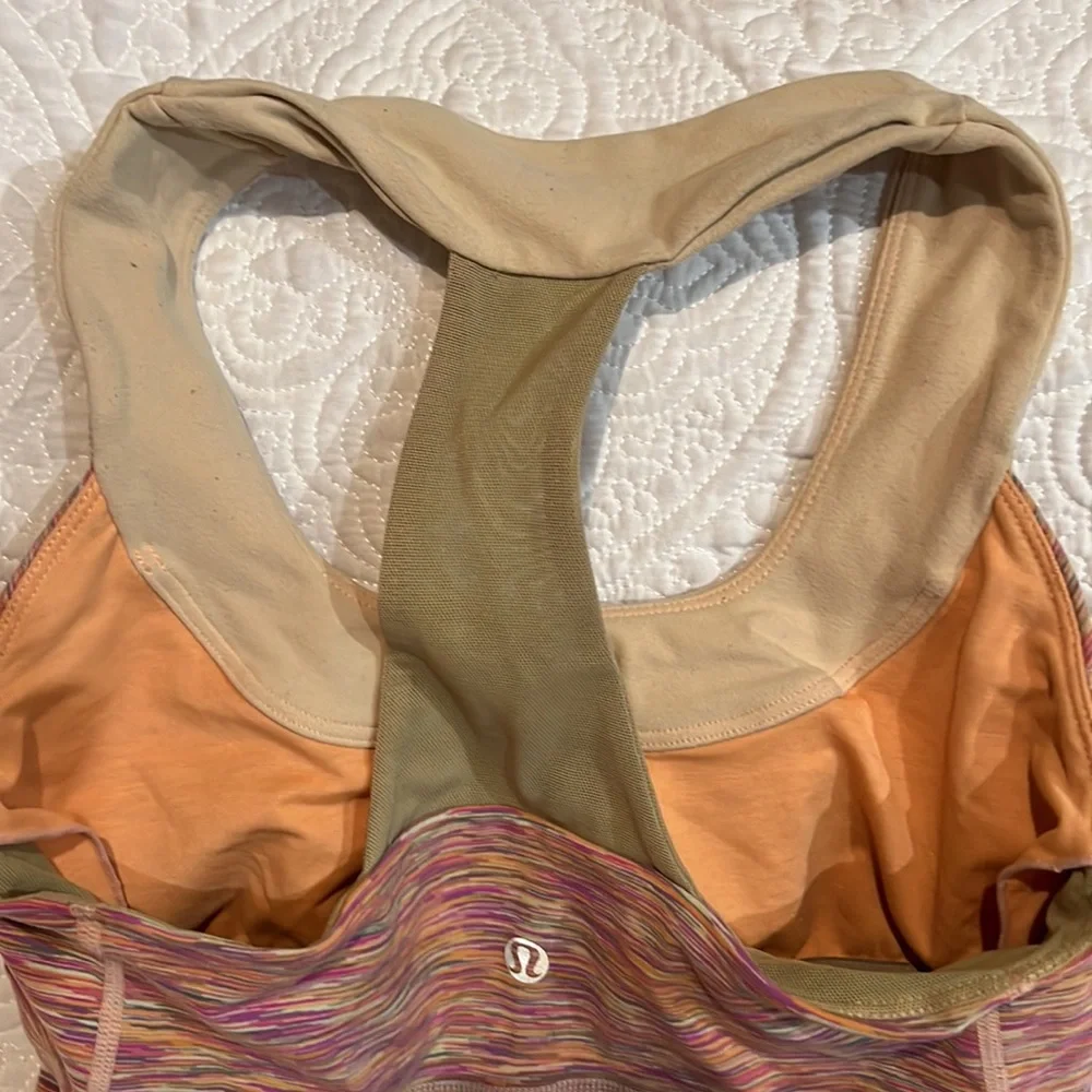 Lululemon athletica scoo neck tank, size 4 - Picture 6 of 13